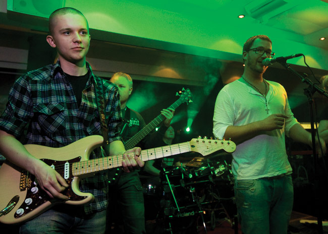 Rennolla otteella
Avainsanat: GroovX Banketti kotka cover Sokos