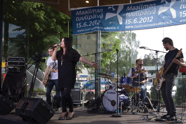 Tuulipäivän tähti
Avainsanat: Hanna Pakarinen Tuulipäivä Kotka Karhulan tori