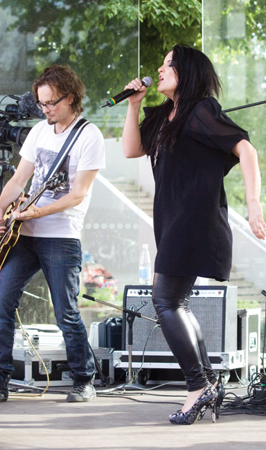 Hanna 2012
Kotka
Avainsanat: Hanna Pakarinen Tuulipäivä Kotka Karhulan tori