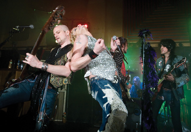Hanoi Rocks 2008
A.C. - basso
Michael Monroe - laulu
Conny Bloom - kitara
Lacu - rummut
Andy McCoy - kitara
Avainsanat: Hanoi Rocks Roxx Andy A.C. Christell Michael Monroe Conny Bloom Lacu Lahtinen Andy McCoy Amarillo Kotka Street poetry
