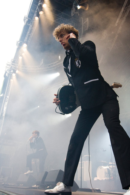 Main offender
Nicholaus Arson
Avainsanat: The Hives Ankkarock Vantaa Korso ruotsi ruotsalainen koulupuku Nicholaus Arson