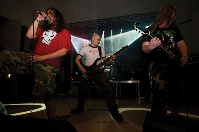 Making your ears bleed
ID: Exorcist
Avainsanat: ID: Exorcist Dark Winter Fest Sammon talo Karhula Kotka Jaakko Mäntymaa Making your ears bleed
ID: Exorcist
Avainsanat: ID: Exorcist Dark Winter Fest Sammon talo Karhula Kotka Jaakko Mäntymaa