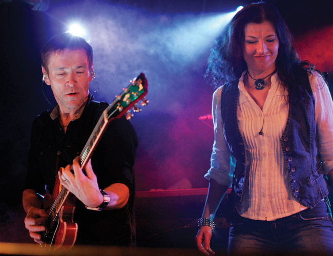 Vaikka silmät kiinni
Ile ja Kaija
Avainsanat: Ile Kallio Rockets Hurriganes 1970-luku rock Kaija Kärkinen tähdet aviopari perhe silmät kiinni vieraileva tähti