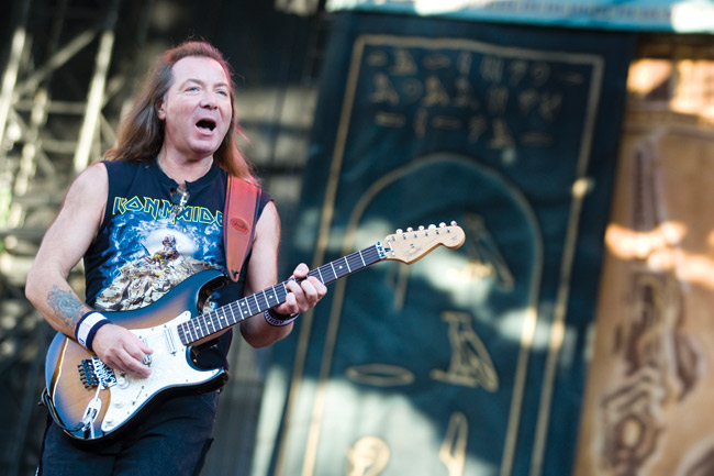 Dave Murray 2008
Avainsanat: Iron Maiden heavy hevi Helsinki Olympiastadion Somewhere back in time Dave Murray