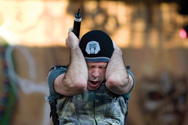 Fear of the dark
... vai pipovalintako se kaduttaa?
Avainsanat: Iron Maiden heavy hevi Helsinki Olympiastadion Somewhere back in time Bruce Dickinson fear of the dark pipo