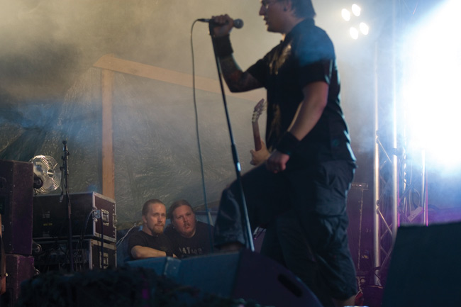 Miksaajat
Rokki soi, mutta pitäähän miksaajillakin olla hauskaa
Avainsanat: Kaihoro Dark River Kymi Honkala Kotka Markku Pihlaja hello my bitch miksaajat puukorva katsoa kuunnella piilosta Miksaajat
Rokki soi, mutta pitäähän miksaajillakin olla hauskaa
Avainsanat: Kaihoro Dark River Kymi Honkala Kotka Markku Pihlaja hello my bitch miksaajat puukorva katsoa kuunnella piilosta