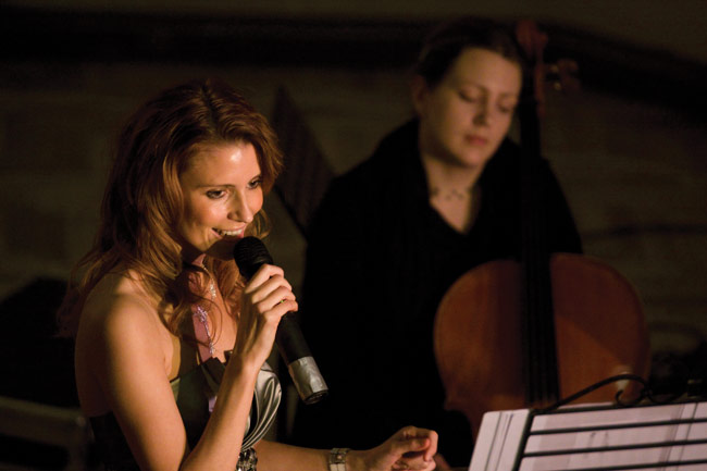Karoliina Kallio 2009
Kotkan kirkossa
Avainsanat: Karoliina Kallio Kotkan kirkko joululaulut kaunis seksikäs joulukonserttikiertue