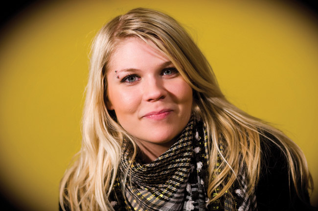Katri Ylander 2008
Studioposeeraus, Kotka 2008.
Avainsanat: Katri Ylander Kotka Idols kaunis suloinen seksikäs huivi studioposeeraus keltainen Katri Ylander 2008
Studioposeeraus, Kotka 2008.
Avainsanat: Katri Ylander Kotka Idols kaunis suloinen seksikäs huivi studioposeeraus keltainen