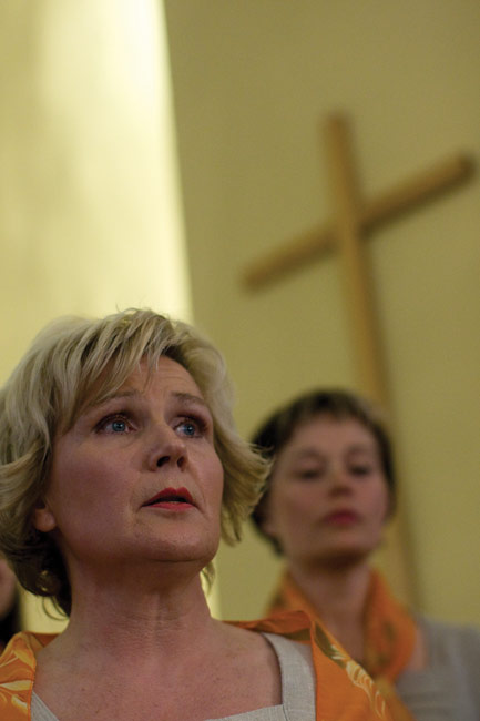 Toivoa ja lohtua
Kymin kirkossa
Avainsanat: Kymi Contento kuoro hengellinen gospel Toivon ja lohdun konsertti Kymin kirkko risti