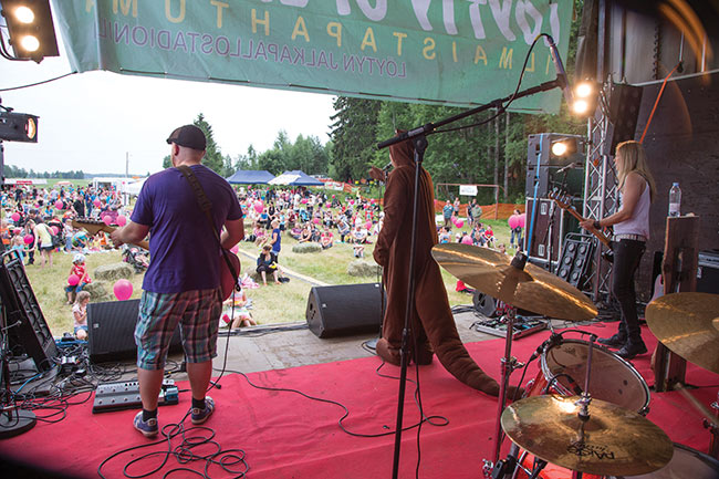Lavamenoa
Avainsanat: Kengurumeininki Löytty open air lava