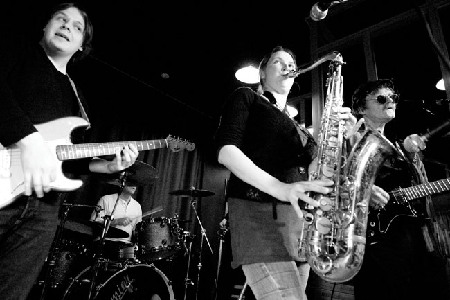 Alaviistosta
Kingside, Karoliina, Kotka 2009.
Avainsanat: Kingside Karoliina Kotka rock'n'roll Sanna Härski Vekku Clapa saksofoni