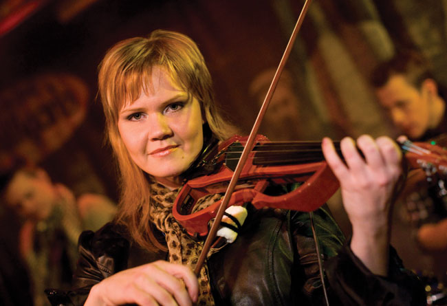 Suoraan kameralle
Viulisti-solisti
Avainsanat: KinoJake Mulligan's Kouvola Annina Siltanen viulu viulisti