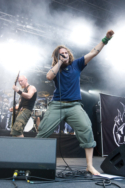 Kättä ylös
Ilja Jalkanen, Kiuas 2008.
Avainsanat: Kiuas Sauna open air metal festival Spirit of ukko Ilja Jalkanen Mikko Salovaara käsi Kättä ylös
Ilja Jalkanen, Kiuas 2008.
Avainsanat: Kiuas Sauna open air metal festival Spirit of ukko Ilja Jalkanen Mikko Salovaara käsi