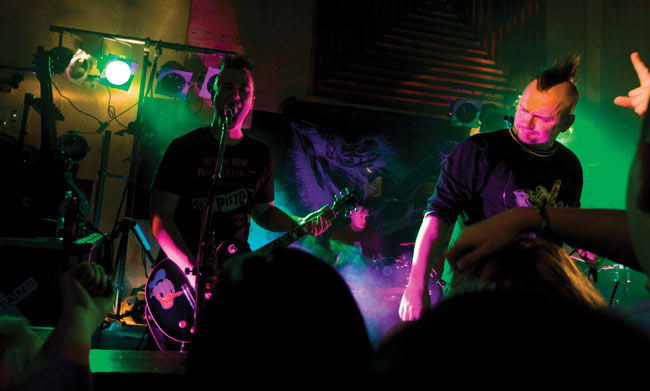 Vesku ja Jakke
Amarillo, Kotka 2009.
Avainsanat: Klamydia Vesku Jokinen Amarillo Kotka Jakke