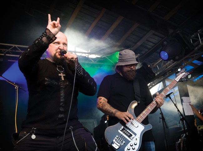 Merkkiä yleisölle
Avainsanat: Kreyskull Dark River festival Kotka Honkala Kari Killgast Pasi Hakuli