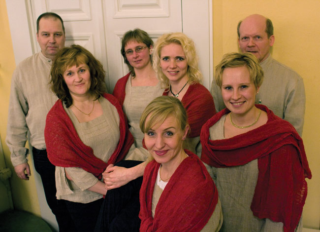 Solistit
Erkki Pyyhtinen, Marju Toivanen, Annemari Nieminen, Marjo Tamminen, Leea Hämäläinen, Pamela Halminen ja Veikko Maaskola, Kymin kirkko, Kotka 2008.
Avainsanat: Kymi Contento gospelkuoro Kotka huivi Pidä kädestä kiinni Erkki Pyyhtinen Marju Toivanen Annemari Nieminen Marjo Tamminen Leea Hämäläinen Pamela Halminen Veikko Maaskola Kymin kirkko Kotka 2008 solistit