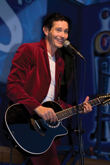 Suudellaan(ko?)
Uutta sinkkua pukkaa...
Avainsanat: Lauri Tähkä Segeli Kotka 