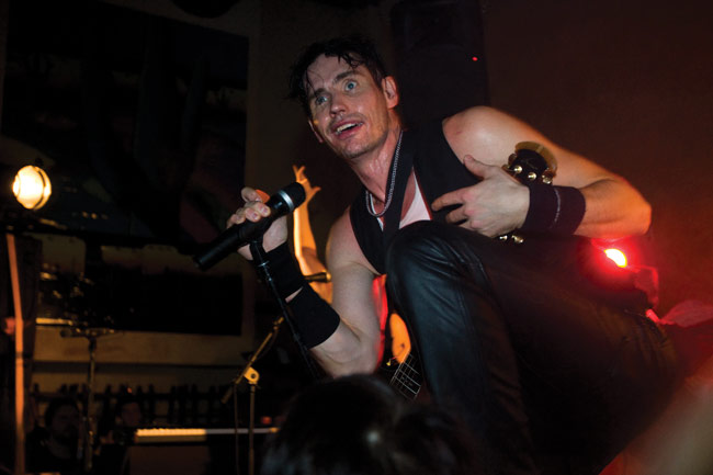 Lauri Tähkä kyykyssä
Amarillo, Kotka 09.
Avainsanat: Lauri Tähkä ja Elonkerjuu Amarillo Kotka kyykyssä