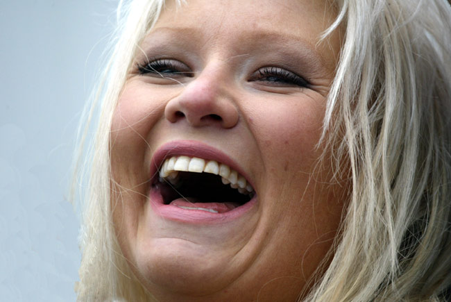 Linda
Avainsanat: Linda Lampenius viulisti malli blondi nauraa suu hampaat Linda
Avainsanat: Linda Lampenius viulisti malli blondi nauraa suu hampaat