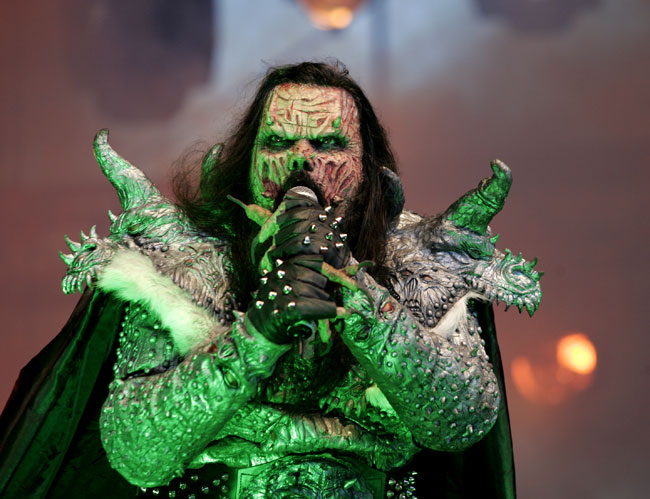 Päivänsankari
Lordi oli ykkönen
Avainsanat: Lordi voittaja euroviisuykkönen Hard rock hallelujah Tomi Putaansuu laulutekijä säveltäjä sanoittaja hirviö monster