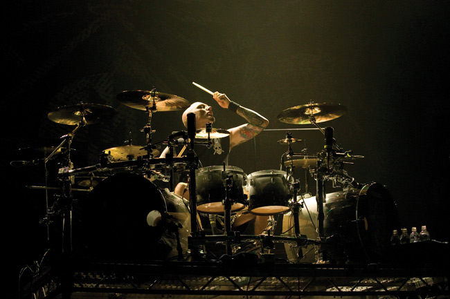 Dave McClain
Machine Head, Drums
Avainsanat: Machine Head Black Crusade Jäähalli Helsinki 2007 American heavy metal Dave McClain drummer rummut rumpali Dave McClain
Machine Head, Drums
Avainsanat: Machine Head Black Crusade Jäähalli Helsinki 2007 American heavy metal Dave McClain drummer rummut rumpali