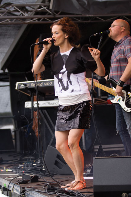 Maija sandaaleissa ja Niko bassossa
Avainsanat: Maija Vilkkumaa Kotka rockfestival Niko Kokko