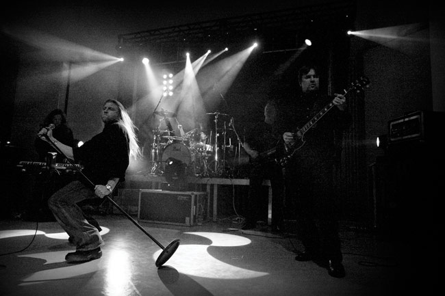 Takakeno
Mannerhein, Dark Winter Fest 2009.
Avainsanat: Mannerheim Dark Winter Fest Karhula sammon talo sammolla Kotka Anssi Stenberg Ari Seppä takakeno Takakeno
Mannerhein, Dark Winter Fest 2009.
Avainsanat: Mannerheim Dark Winter Fest Karhula sammon talo sammolla Kotka Anssi Stenberg Ari Seppä takakeno