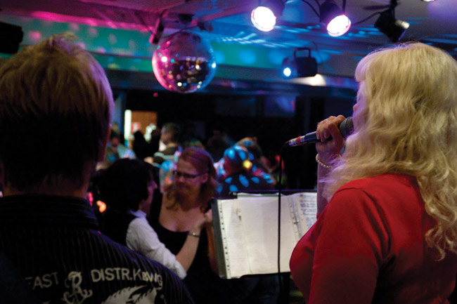 Lavanäkymä
Avainsanat: Marjorina Banketti Kotka tanssit iskelmä