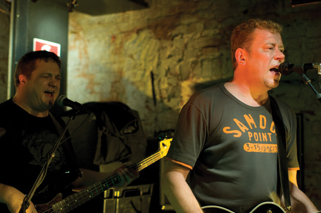 Taustalaulua
Stenkka ja Mara
Avainsanat: MASH Hamina Seurahuone Kompassi Stenkka Mara Laamanen