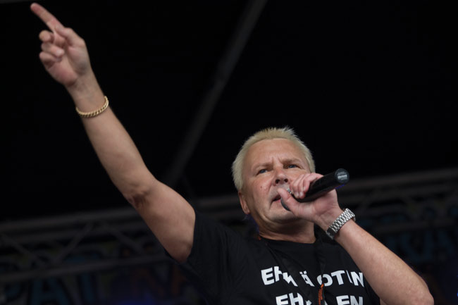 "Ehkä otin, ehkä en"
Matti
Avainsanat: Matti Nykänen Löytty open air Kouvola Elimäki mäkimies häkkilintu ehkä otin ehkä en