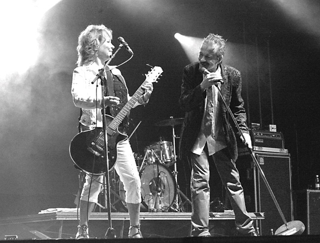 Menneisyyden vankeja
Avainsanat: Menneisyyden Vangit Meripäivät Kotka Freeman Virve Rosti vanhat hitit Menkkarit kulunut vanha kuva kohina nostalgia