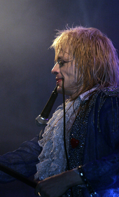 Piuhassa kiinni
Avainsanat: Hanoi Rocks Michale Monroe mikrofoni mikrofonin johto hiki