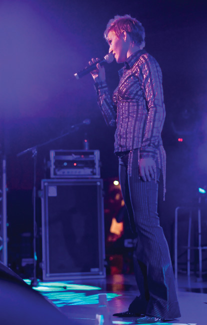 Miina Mikkonen
Avainsanat: Yö Valtakunta konserttikiertue Miina Mikkonen enkelille taustalaulaja