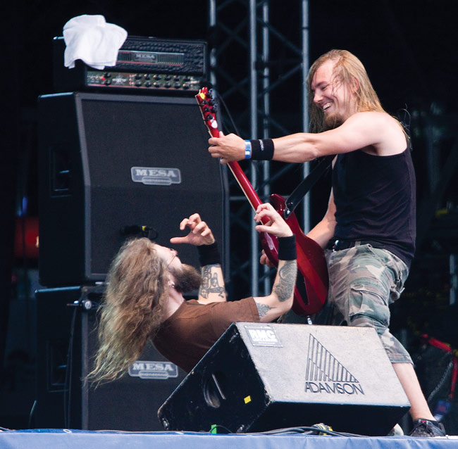 Ja mitähän ne nyt tekee?
Mokoma, Ankkarock, Vantaa 2008.
Avainsanat: Mokoma Ankkarock Korso Vantaa pelleillä esiintyä Ja mitähän ne nyt tekee?
Mokoma, Ankkarock, Vantaa 2008.
Avainsanat: Mokoma Ankkarock Korso Vantaa pelleillä esiintyä