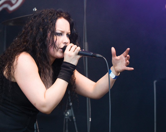 "I'll give you wings to fly"
Avainsanat: MoonMadness Sauna Open Air metal festival Heidi Bergback musta gootti seksikäs solisti "I'll give you wings to fly"
Avainsanat: MoonMadness Sauna Open Air metal festival Heidi Bergback musta gootti seksikäs solisti