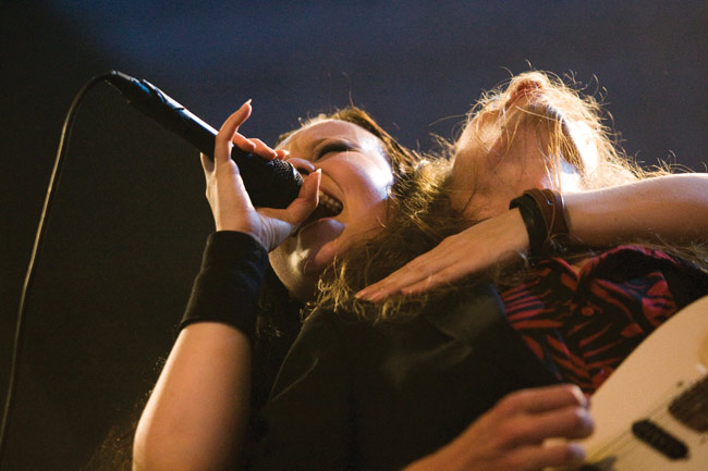 "I make you feel my thunder..."
Heidi ja Otto
Avainsanat: MoonMadness Kouvola Taiteiden yö Manski Heidi Bergbacka kaunis seksikäs Otto Hallamaa lähekkäin puristaa "I make you feel my thunder..."
Heidi ja Otto
Avainsanat: MoonMadness Kouvola Taiteiden yö Manski Heidi Bergbacka kaunis seksikäs Otto Hallamaa lähekkäin puristaa