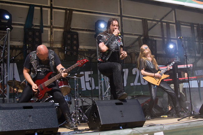 Pissahätä
Avainsanat: Moottörin Jyrinä Löytty open air hevi Aleksi Parviainen Marko Skou