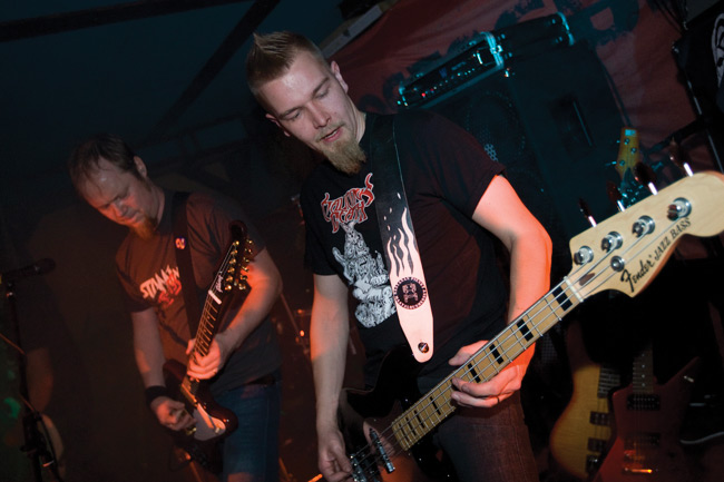 Fender Jazz bass
Mosesgun
Avainsanat: Mosesgun Sams pub Sam's Kotka Vesa Winberg Jarmo