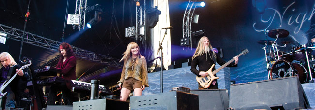Nightwish 2009
Emppu, Tuomas, Anette, Marko ja Jukka
Avainsanat: Nightwish Sauna open air Tampere Anette Olzon Emppu Vuorinen Marco Hietala Tuomas Holopainen Jukka Nevalainen