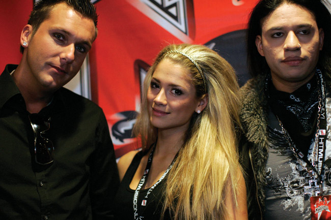 Basic Element
Avainsanat: NRJ radio awards Basic Element poseerata 