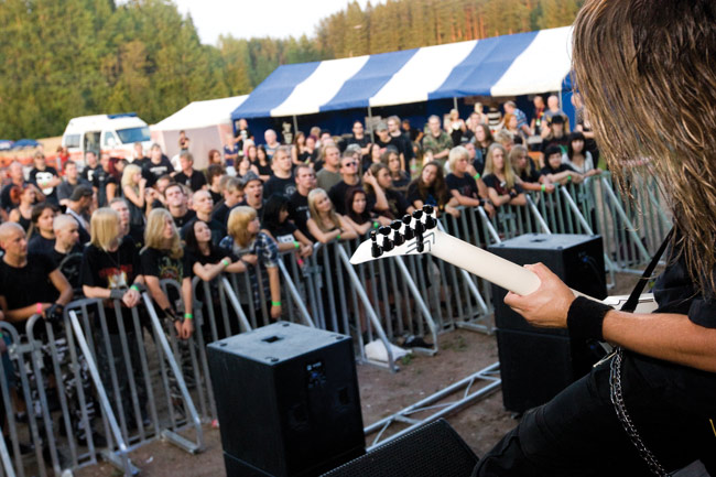 Keppiä kansalle
Dark River festival 2010, Honkala, Kymi, Kotka
Avainsanat: Omnium Gatherum Dark River festival Kotka Kymi Honkala Markus Vanhala