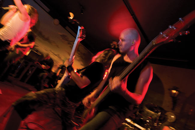 Melodista death metalia 
Omnium Gatherum
Avainsanat: Omnium Gatherum OG Ompparit Kairo Kotka Kesto-klubi Markus Vanhala kitaristi Eerik Purdon