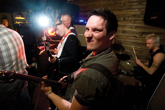 Pääsiäisirvistys
Avainsanat: Paha Susi Hovi Pubi Kotka