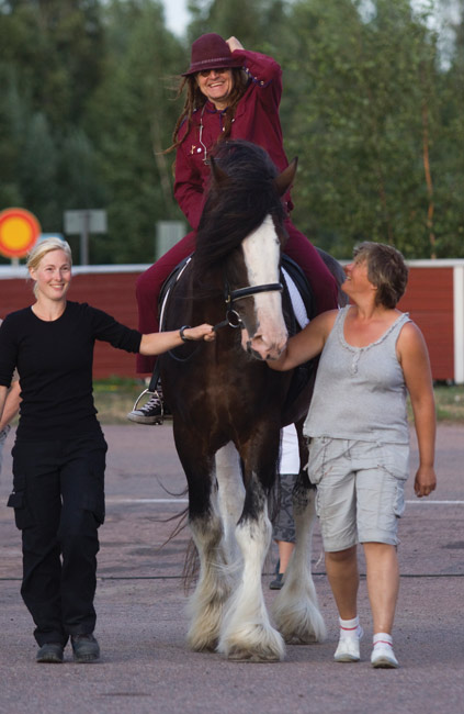 Cowboy
Avainsanat: Pelle Miljoona Areena Tattoo Hamina hevonen ratsastaja ratsastaa 