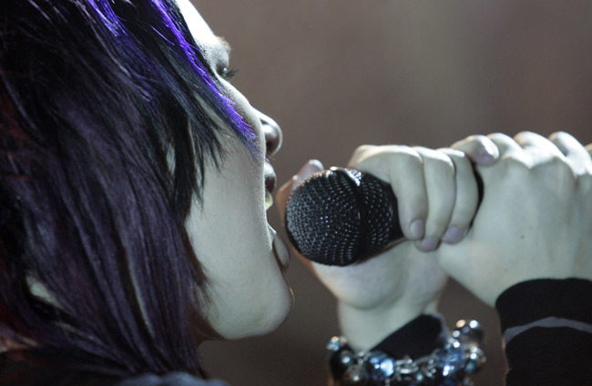 Petra
Petrassa on karismaa.
Avainsanat: Tiktak Petra lähikuva laulaja mikrofoni suu