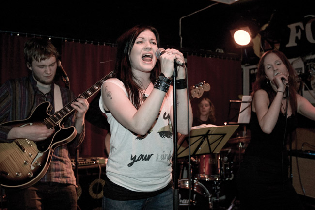 Pihlaja
Bar Tompuri, Hamina 2010.
Avainsanat: Pihlaja Bar Tompuri Hamina Pihlaja
Bar Tompuri, Hamina 2010.
Avainsanat: Pihlaja Bar Tompuri Hamina