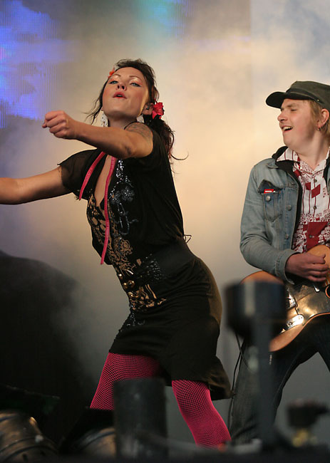 Peppu heiluu
Avainsanat: Mira kitaristi takapuoli peppu heiluu lantio edestakaisin seksi seksikäs lippahattu kitaristi