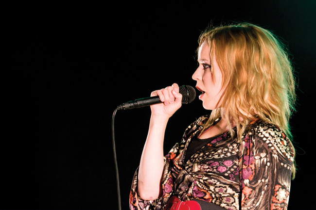 Paula Vesala 2008
Avainsanat: PMMP Paula Vesala Meripäiväareena Kotkan Meripäivät