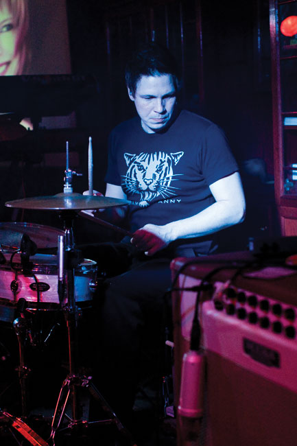 Pontus - rummut
Avainsanat: Danny Islander rumpali rummut Pontus Söderlund