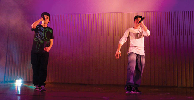 Rääväsuu Records
Kouvola 2009
Avainsanat: Rääväsuu Records Kouvola-talo Tigers hiphop rap räppäri Rääväsuu Records
Kouvola 2009
Avainsanat: Rääväsuu Records Kouvola-talo Tigers hiphop rap räppäri